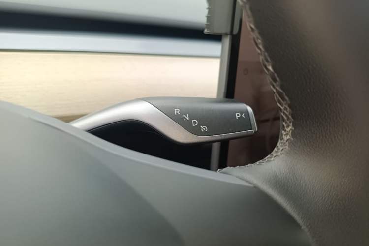 Used Tesla Model Y 2022 Revised Version Rear-Wheel Drive Gear Lever