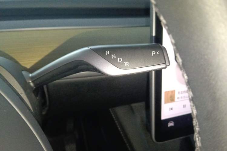 Used Tesla Model Y 2022 Revised Version Rear-Wheel Drive Gear Lever