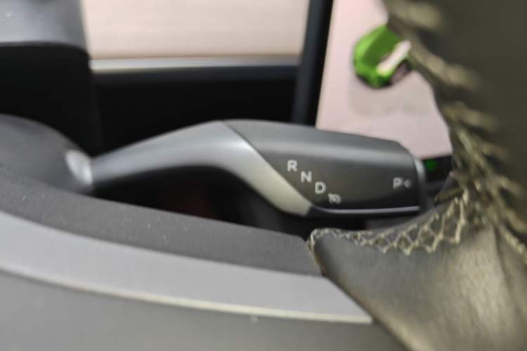 Used Tesla Model Y 2022 Long-Range All-Wheel-Drive Version Gear Lever