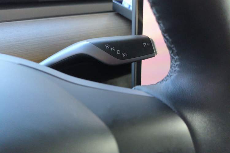 Used Tesla Model Y 2022 Revised Version Rear-Wheel Drive Gear Lever