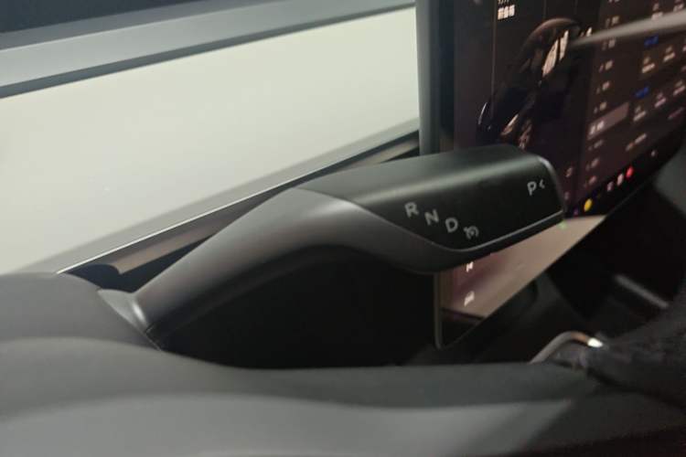 Used Tesla Model Y 2022 Revised Version Rear-Wheel Drive Gear Lever