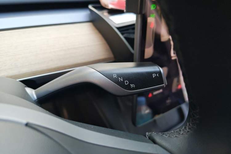 Used Tesla Model Y 2022 Revised Version Rear-Wheel Drive Gear Lever