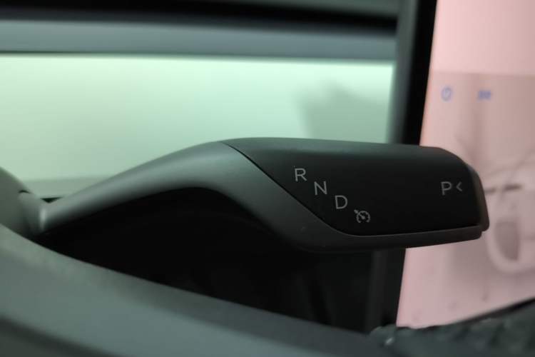 Used Tesla Model Y 2022 Performance High-Performance All-Wheel-Drive Version Gear Lever