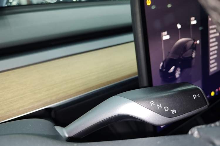 Used Tesla Model Y 2022 Revised Version Rear-Wheel Drive Gear Lever