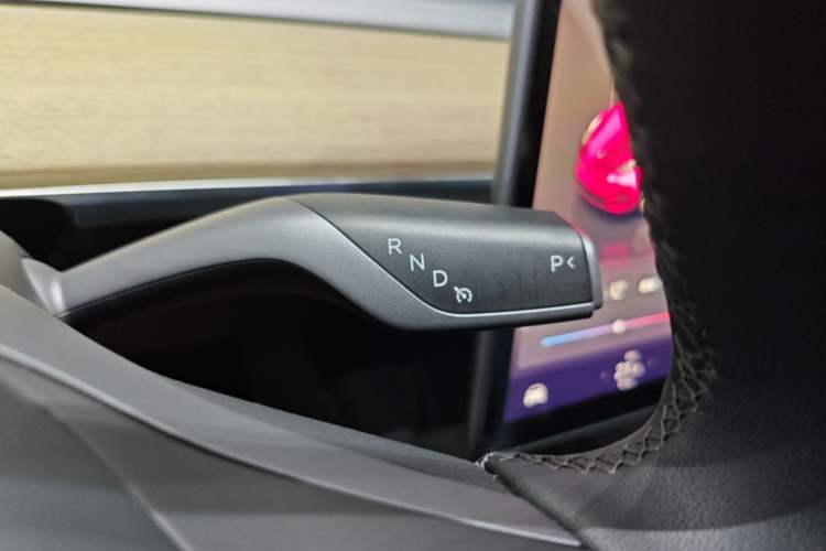 Used Tesla Model Y 2022 Revised Version Rear-Wheel Drive Gear Lever