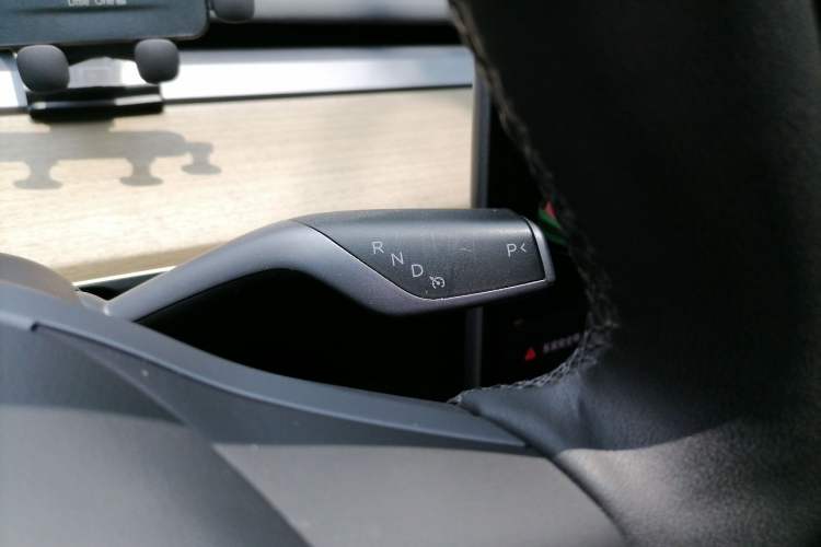 Used Tesla Model Y 2022 Revised Version Rear-Wheel Drive Gear Lever