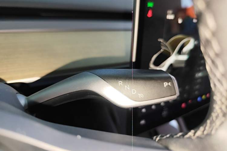 Used Tesla Model Y 2022 Revised Version Rear-Wheel Drive Gear Lever