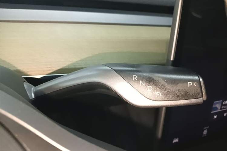 Used Tesla Model Y 2022 Revised Version Rear-Wheel Drive Gear Lever