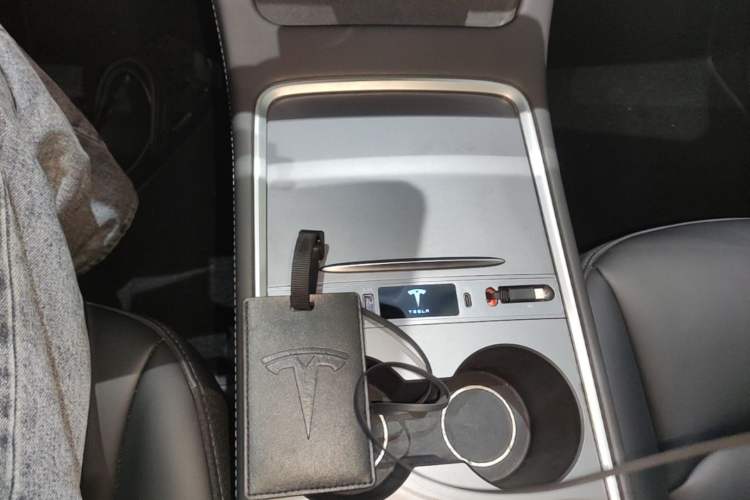 Used Tesla Model Y 2022 Revised Version Rear-Wheel Drive Gear Lever