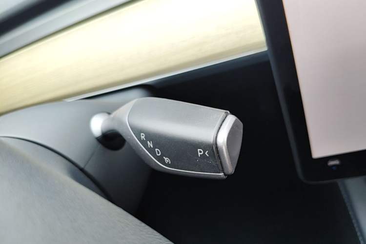 Used Tesla Model Y 2022 Revised Version Rear-Wheel Drive Gear Lever