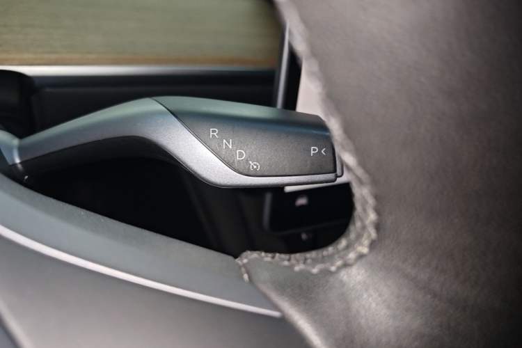 Used Tesla Model Y 2022 Long-Range All-Wheel-Drive Version Gear Lever