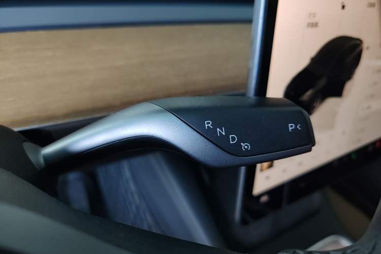Used Tesla Model Y 2022 Long-Range All-Wheel-Drive Version Gear Lever