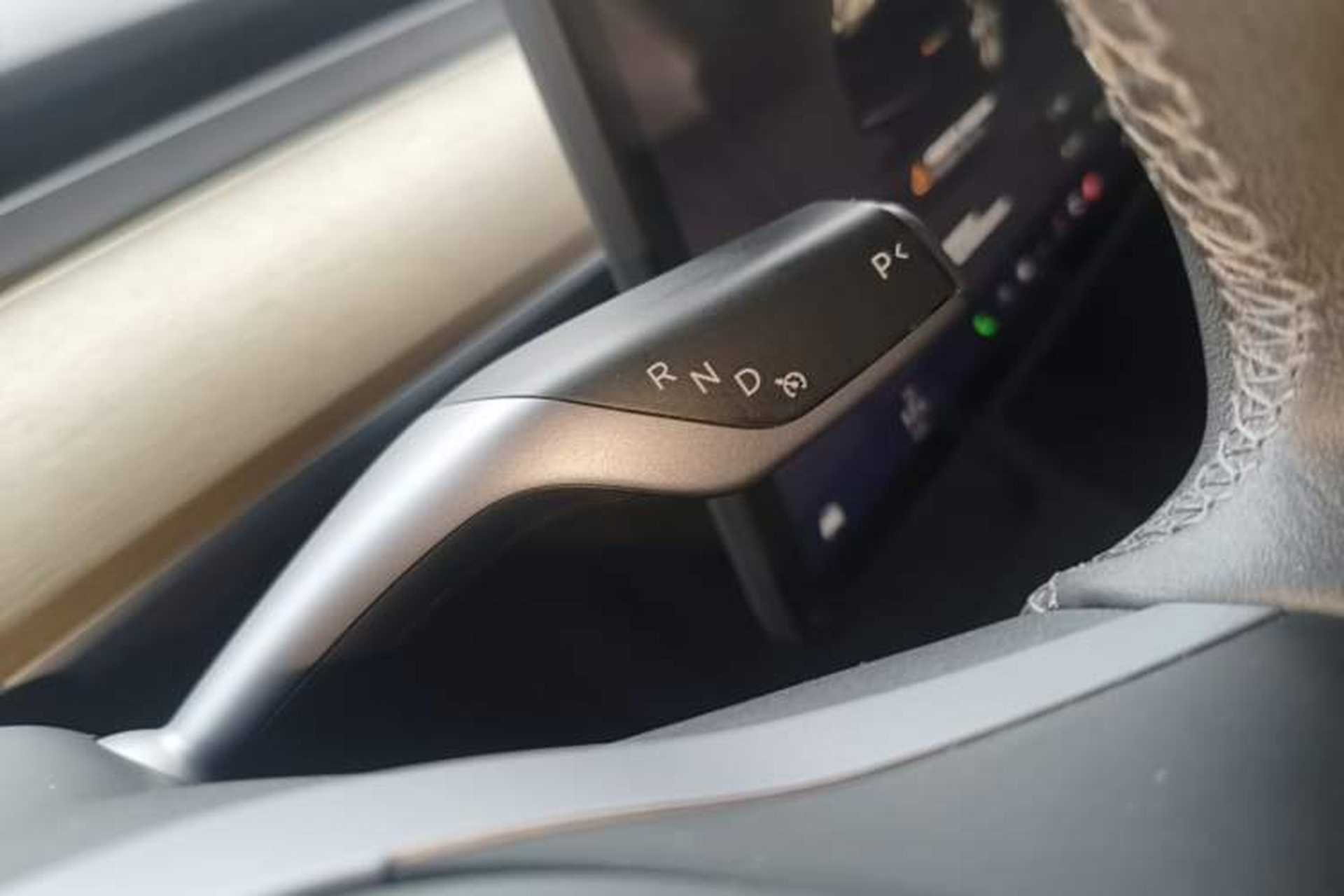Used Tesla Model Y 2022 Revised Version Rear-Wheel Drive Gear Lever