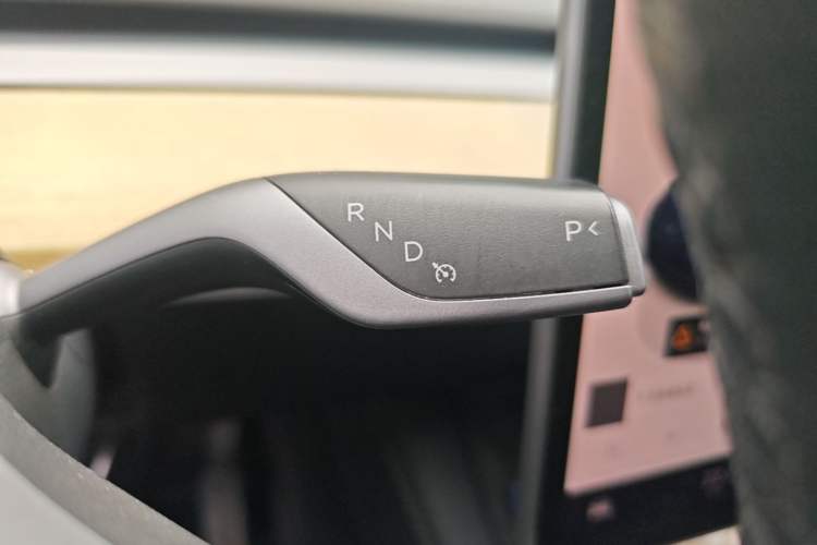 Used Tesla Model Y 2022 Revised Version Rear-Wheel Drive Gear Lever
