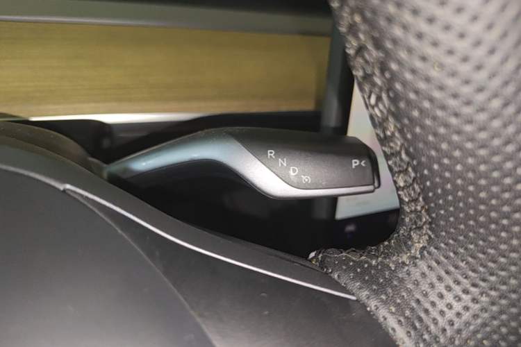 Used Tesla Model Y 2022 Revised Version Rear-Wheel Drive Gear Lever