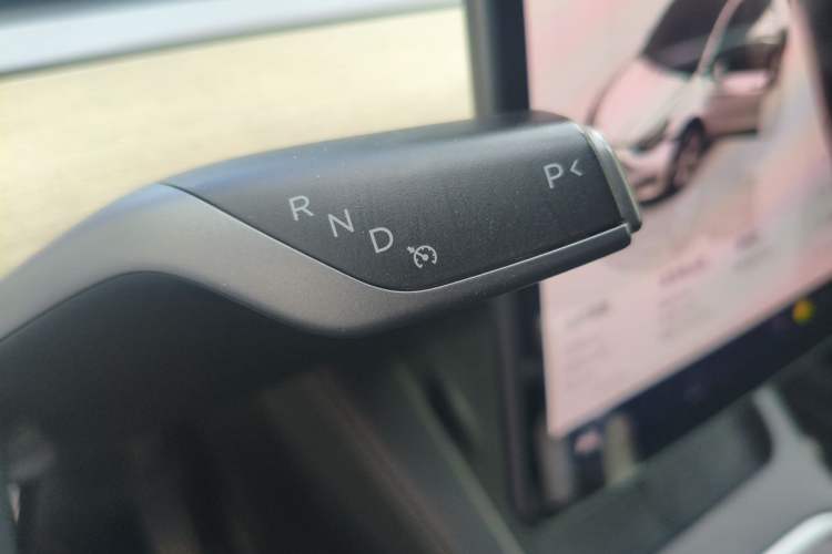 Used Tesla Model Y 2022 Revised Version Rear-Wheel Drive Gear Lever