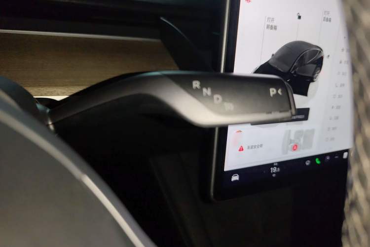 Used Tesla Model Y 2022 Revised Version Rear-Wheel Drive Gear Lever