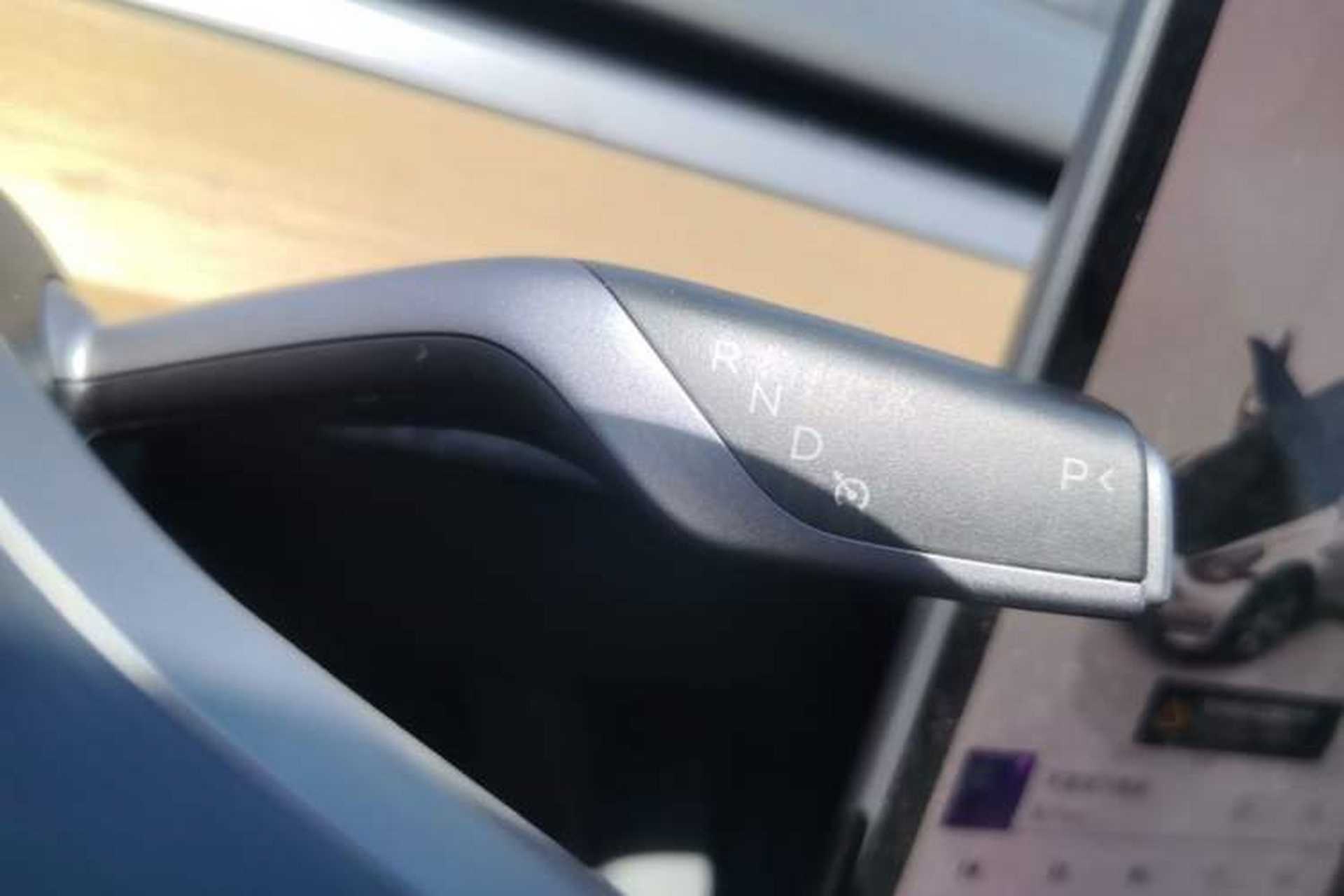 Used Tesla Model Y 2022 Revised Version Rear-Wheel Drive Gear Lever