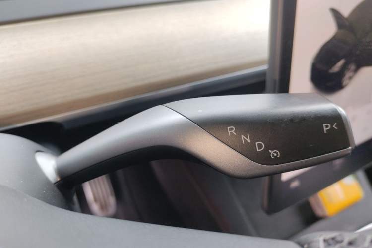 Used Tesla Model Y 2022 Revised Version Rear-Wheel Drive Gear Lever