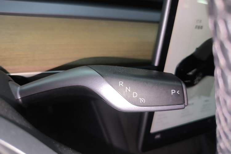 Used Tesla Model Y 2022 Long-Range All-Wheel-Drive Version Gear Lever