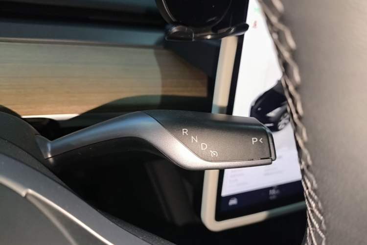 Used Tesla Model Y 2022 Revised Version Rear-Wheel Drive Gear Lever