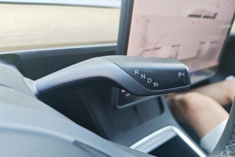 Used Tesla Model Y 2022 Revised Version Rear-Wheel Drive Gear Lever