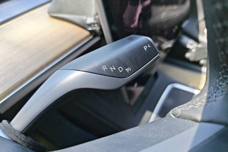 Used Tesla Model Y 2022 Revised Version Rear-Wheel Drive Gear Lever