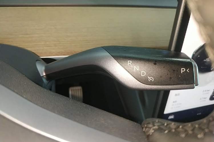 Used Tesla Model Y 2022 Revised Version Rear-Wheel Drive Gear Lever