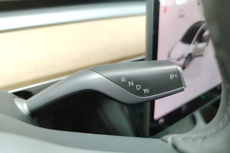 Used Tesla Model Y 2022 Revised Version Rear-Wheel Drive Gear Lever