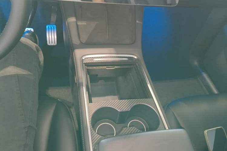 Used Tesla Model Y 2022 Performance High-Performance All-Wheel-Drive Version Gear Lever