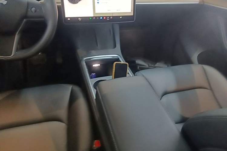 Used Tesla Model Y 2022 Long-Range All-Wheel-Drive Version Gear Lever