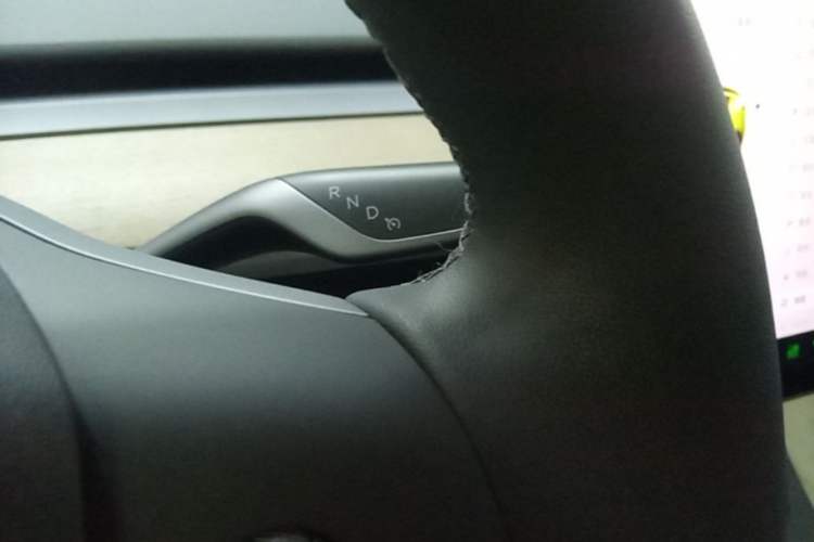 Used Tesla Model Y 2022 Revised Version Rear-Wheel Drive Gear Lever