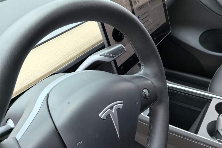 Used Tesla Model Y 2022 Long-Range All-Wheel-Drive Version Gear Lever