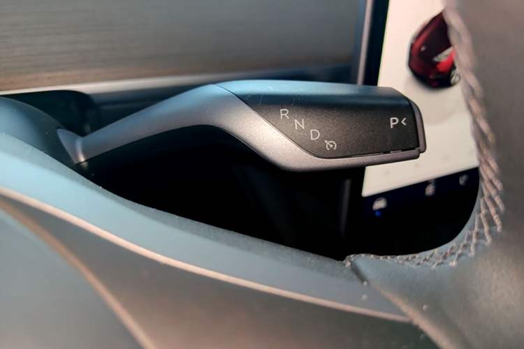 Used Tesla Model Y 2022 Revised Version Rear-Wheel Drive Gear Lever