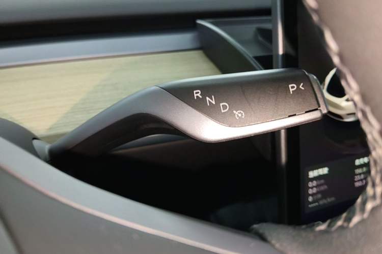 Used Tesla Model Y 2022 Revised Version Rear-Wheel Drive Gear Lever