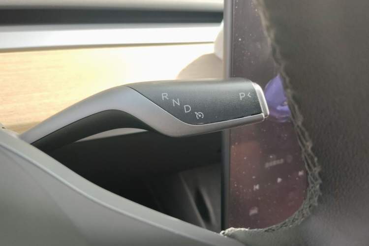 Used Tesla Model Y 2022 Revised Version Rear-Wheel Drive Gear Lever