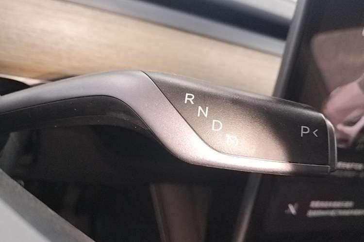 Used Tesla Model Y 2022 Revised Version Rear-Wheel Drive Gear Lever