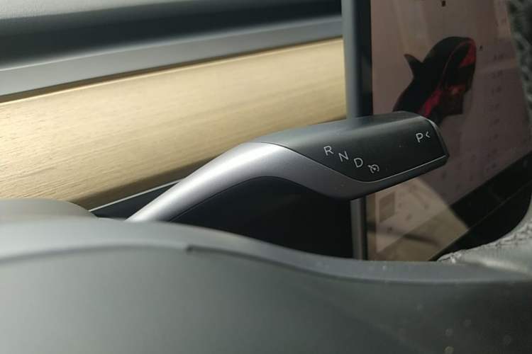 Used Tesla Model Y 2022 Revised Version Rear-Wheel Drive Gear Lever