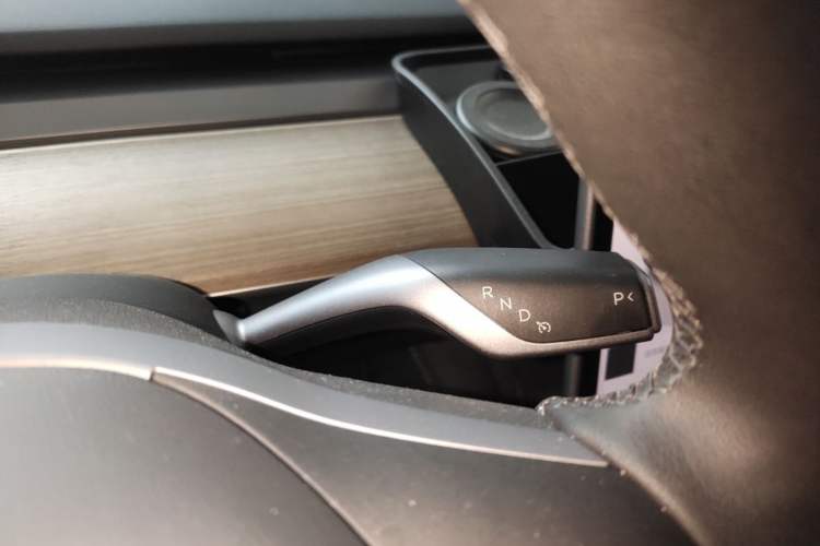 Used Tesla Model Y 2022 Revised Version Rear-Wheel Drive Gear Lever