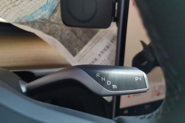 Used Tesla Model Y 2022 Long-Range All-Wheel-Drive Version Gear Lever