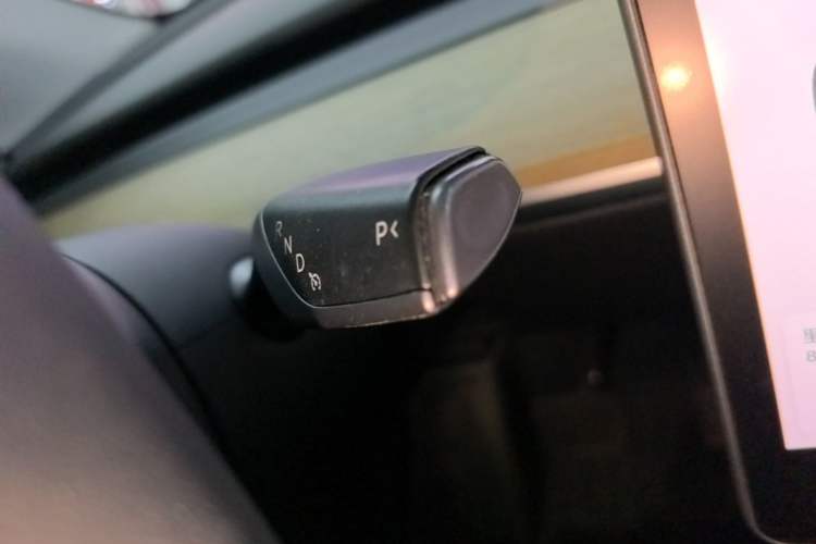 Used Tesla Model Y 2022 Revised Version Rear-Wheel Drive Gear Lever