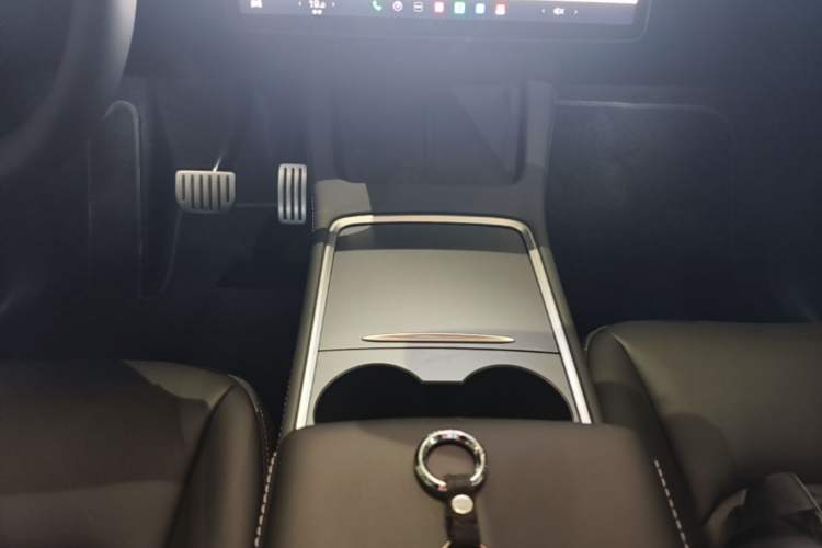 Used Tesla Model Y 2022 Performance High-Performance All-Wheel-Drive Version Gear Lever