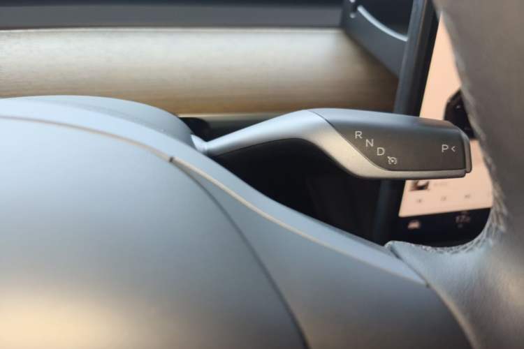 Used Tesla Model Y 2022 Long-Range All-Wheel-Drive Version Gear Lever