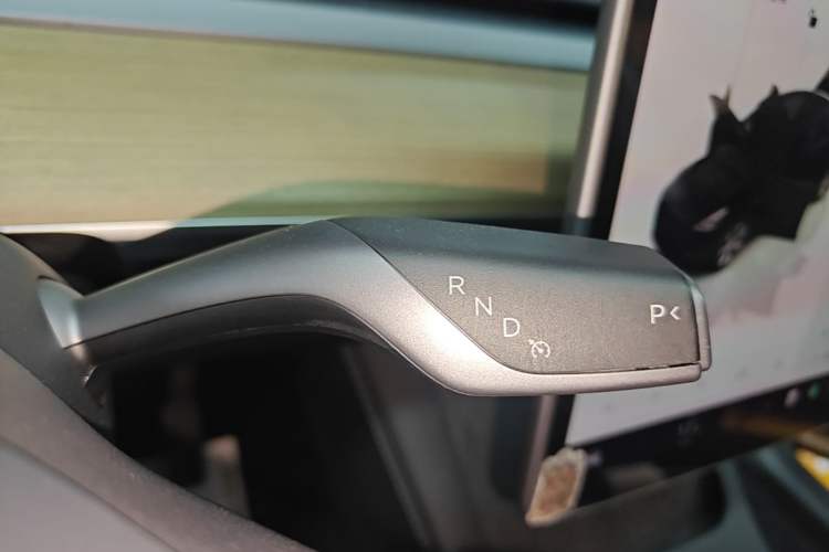 Used Tesla Model Y 2022 Revised Version Rear-Wheel Drive Gear Lever