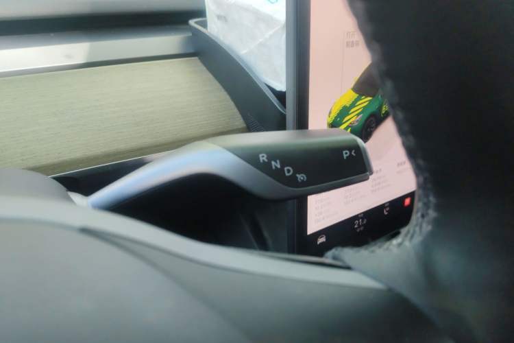 Used Tesla Model Y 2022 Revised Version Rear-Wheel Drive Gear Lever