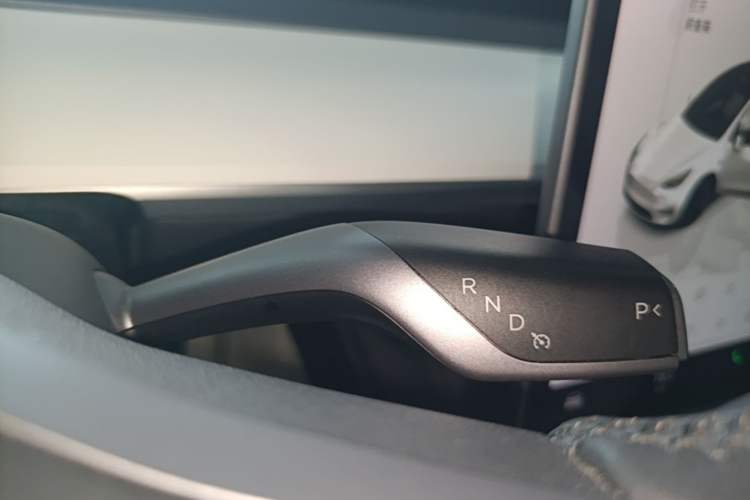 Used Tesla Model Y 2022 Revised Version Rear-Wheel Drive Gear Lever