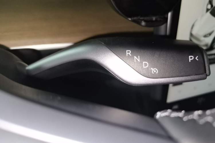 Used Tesla Model Y 2022 Revised Version Rear-Wheel Drive Gear Lever