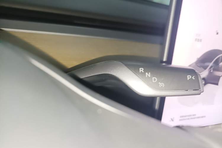 Used Tesla Model Y 2022 Long-Range All-Wheel-Drive Version Gear Lever