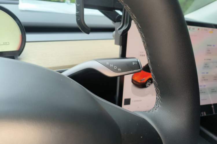 Used Tesla Model Y 2022 Revised Version Rear-Wheel Drive Gear Lever