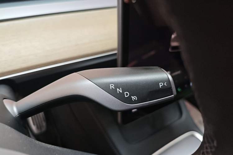 Used Tesla Model Y 2022 Revised Version Rear-Wheel Drive Gear Lever